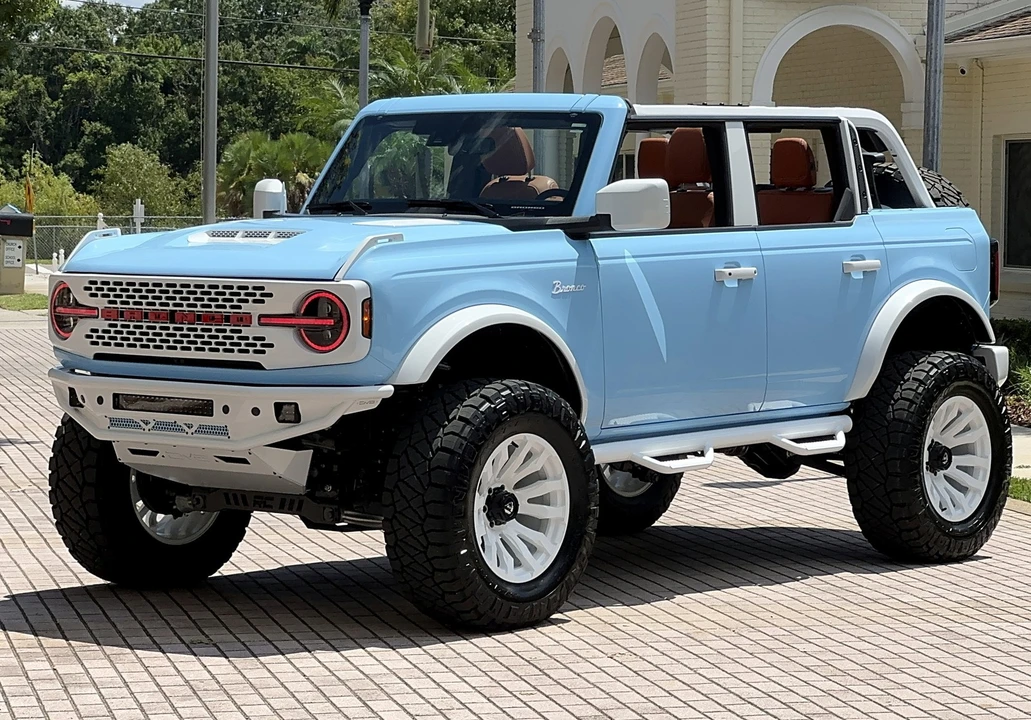 2025 Ford Bronco 6th Gen - Image 14 of 21