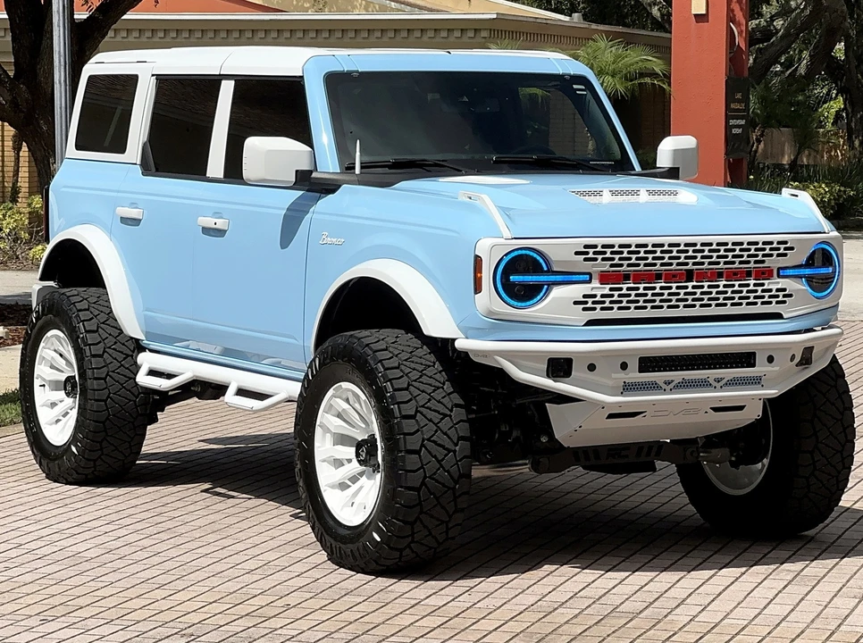 2025 Ford Bronco 6th Gen - Image 15 of 21