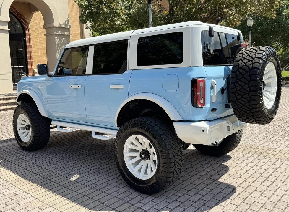 2025 Ford Bronco 6th Gen - Image 8 of 21