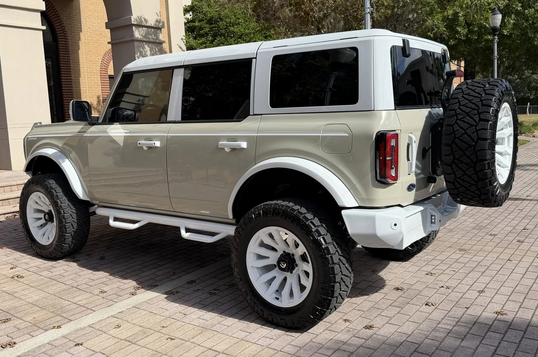 2025 Ford Bronco 6th Gen - Image 5 of 21