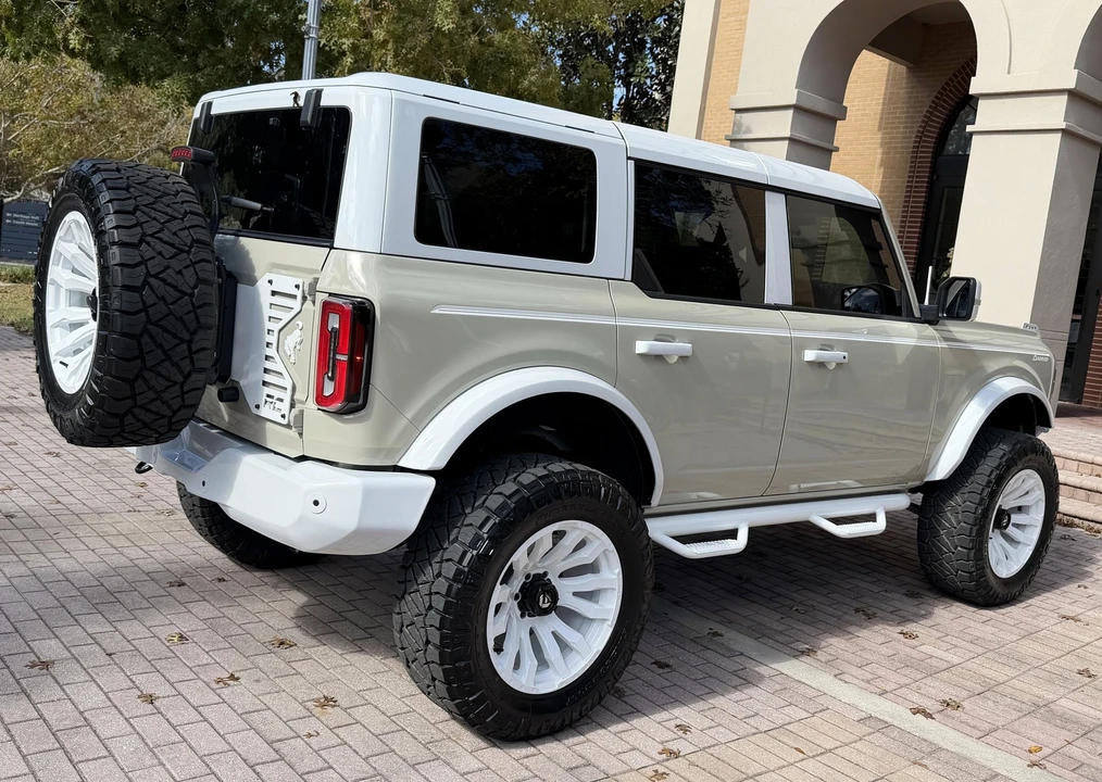 2025 Ford Bronco 6th Gen - Image 6 of 21