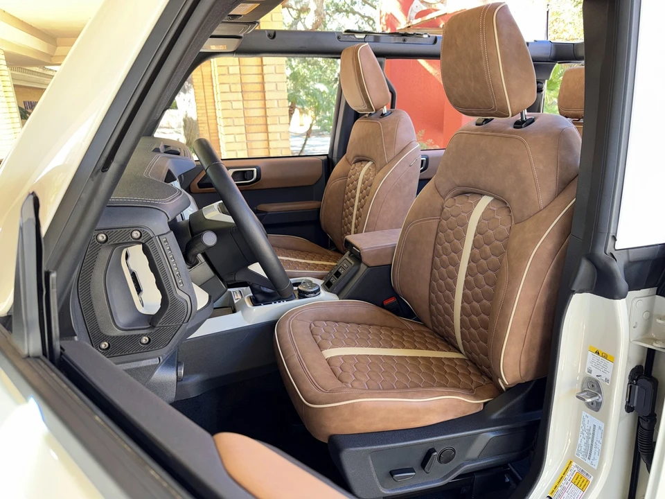 2025 Ford Bronco 6th Gen - Image 15 of 21