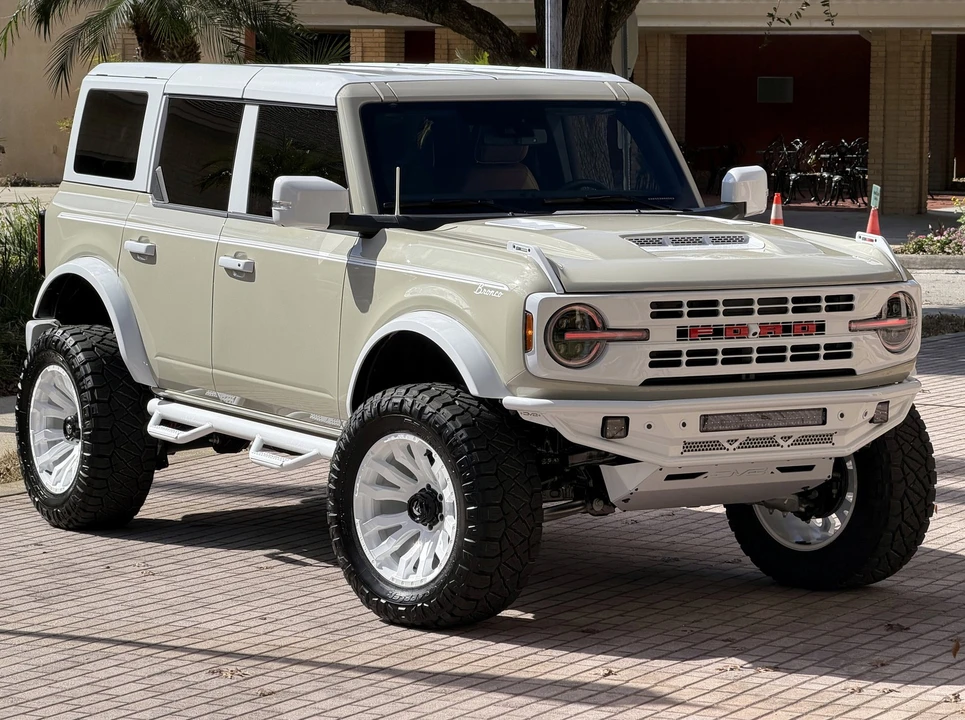 2025 Ford Bronco 6th Gen - Image 4 of 21