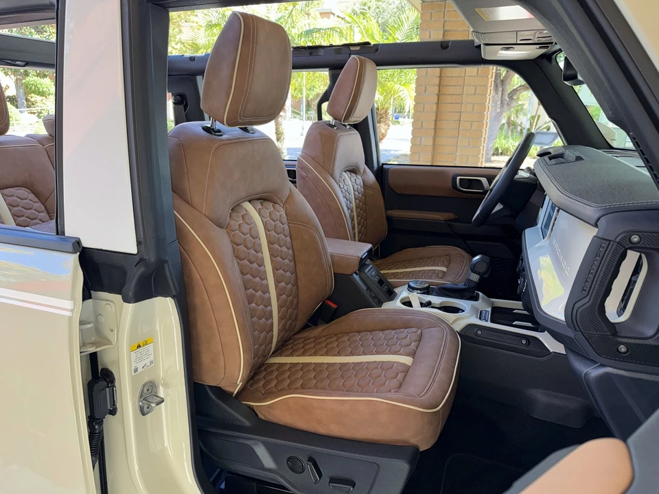 2025 Ford Bronco 6th Gen - Image 18 of 21