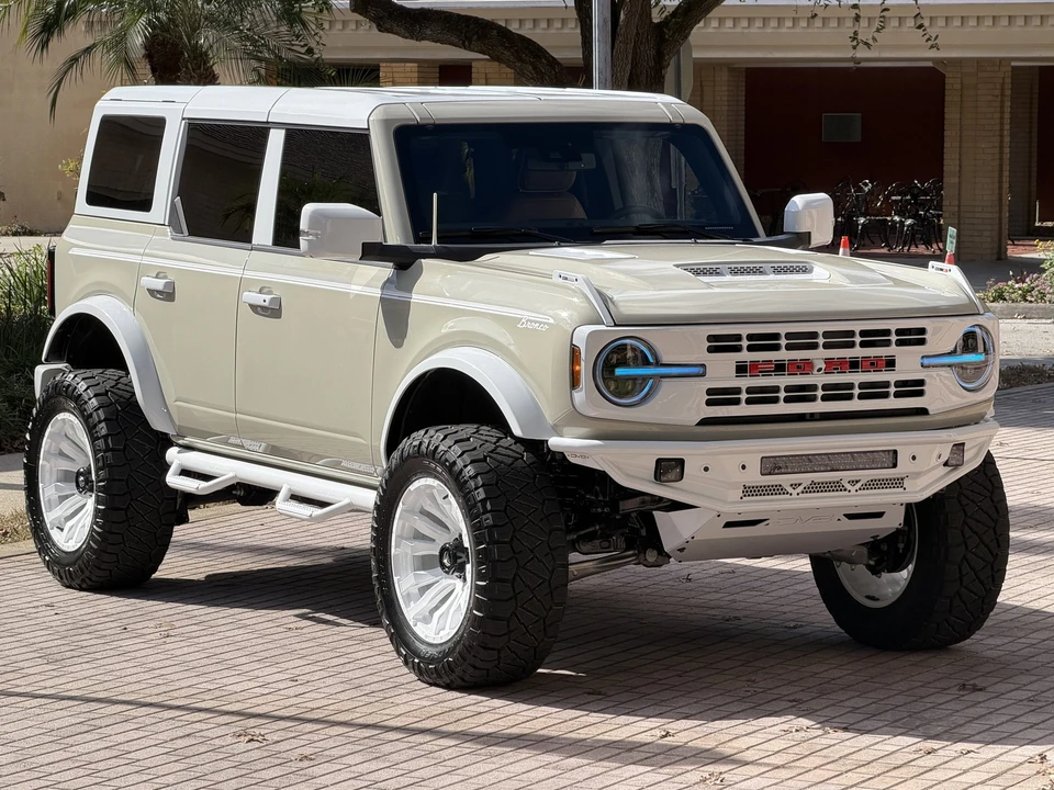 2025 Ford Bronco 6th Gen - Image 12 of 21