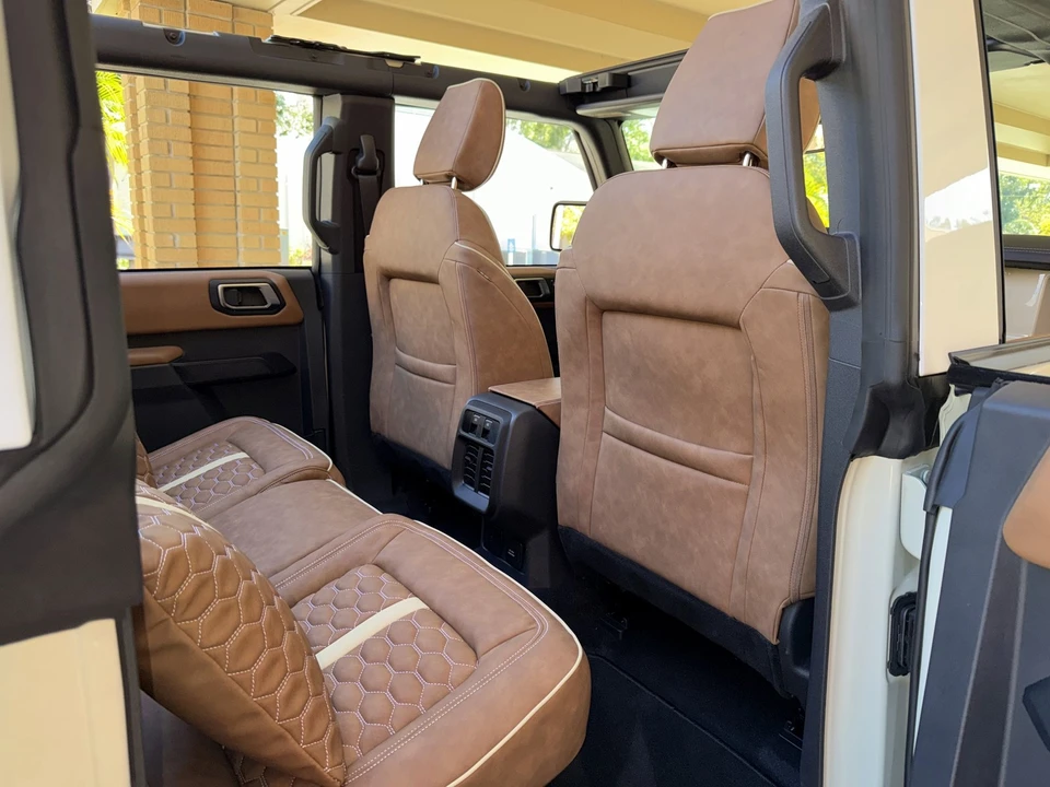 2025 Ford Bronco 6th Gen - Image 20 of 21