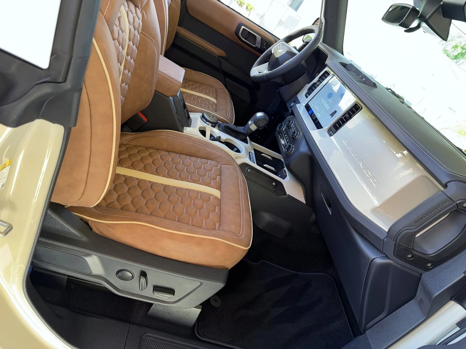 2025 Ford Bronco 6th Gen - Image 16 of 21
