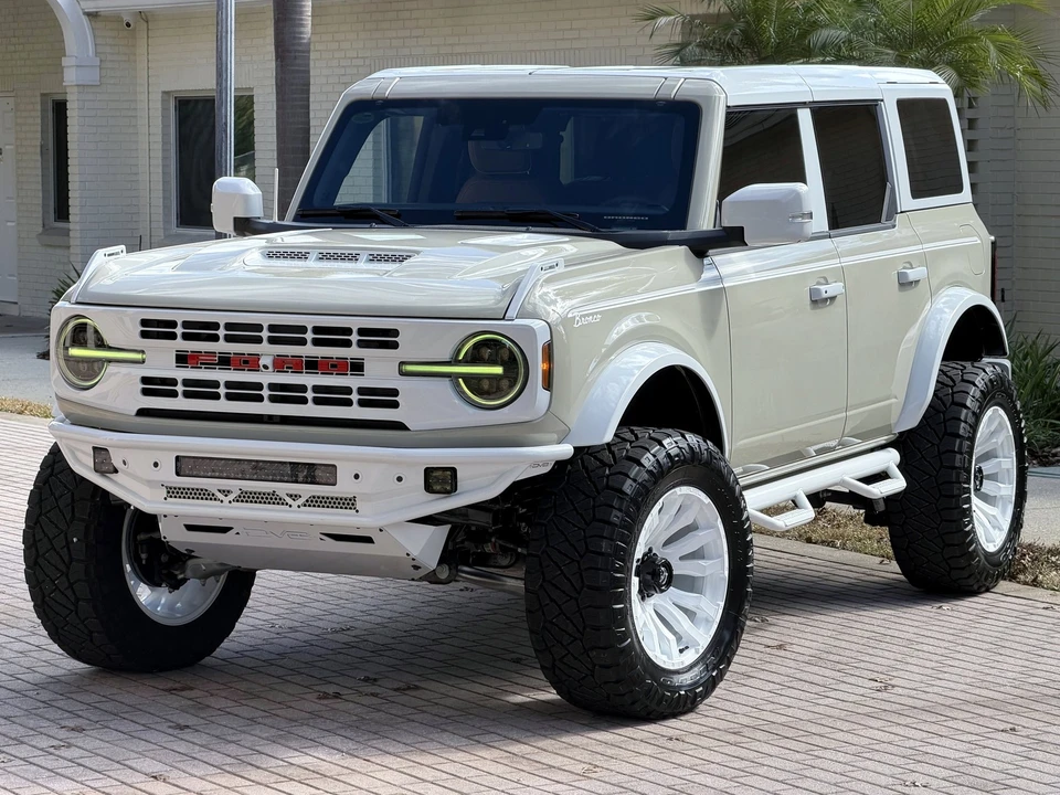 2025 Ford Bronco 6th Gen - Image 3 of 21