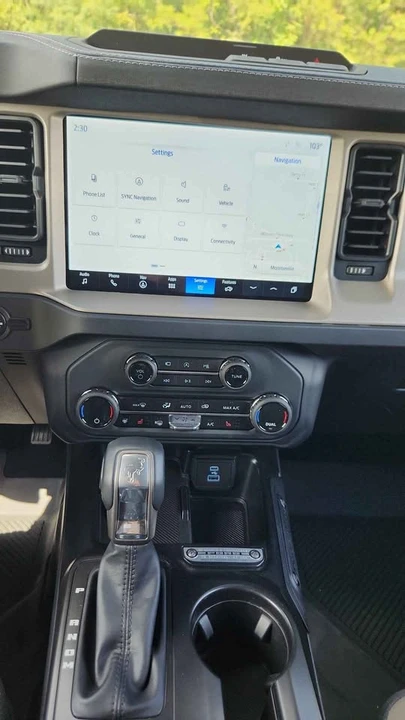 2025 Ford Bronco 6th Gen - Image 9 of 10