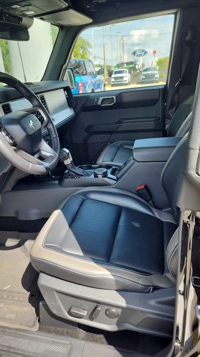 2025 Ford Bronco 6th Gen - Image 8 of 10