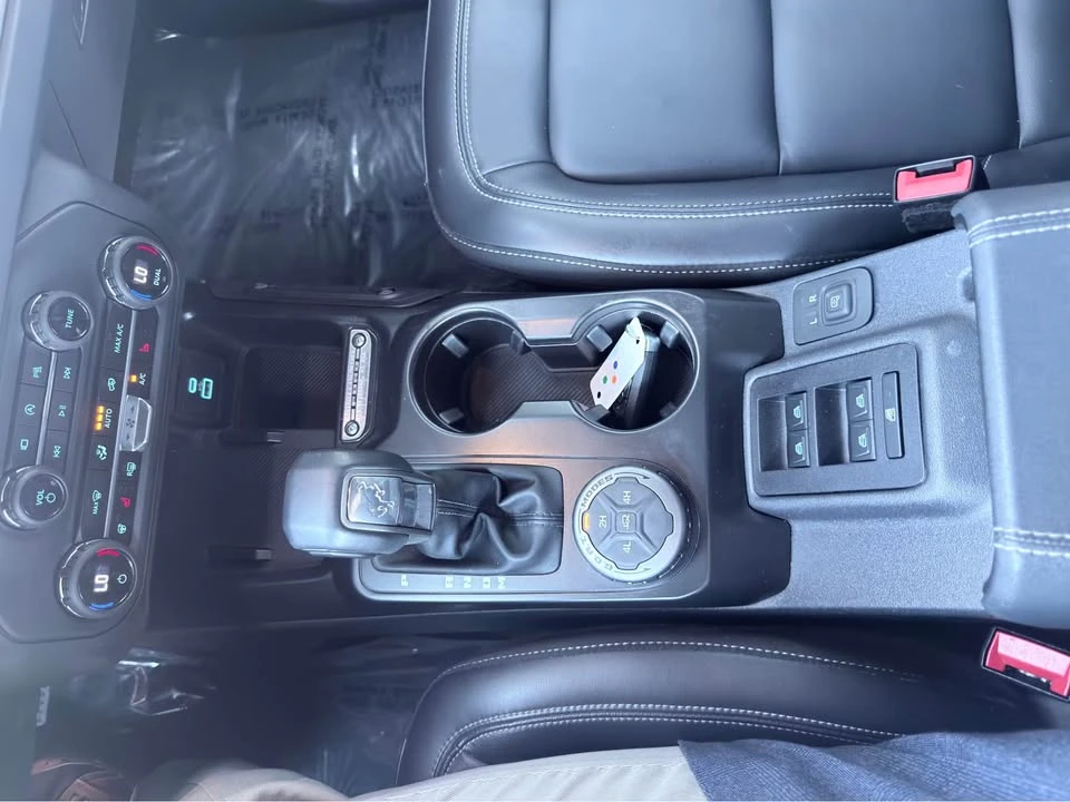 2025 Ford Bronco 6th Gen - Image 15 of 20