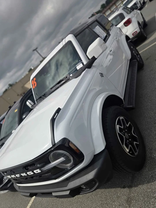 2025 Ford Bronco 6th Gen - Image 2 of 9