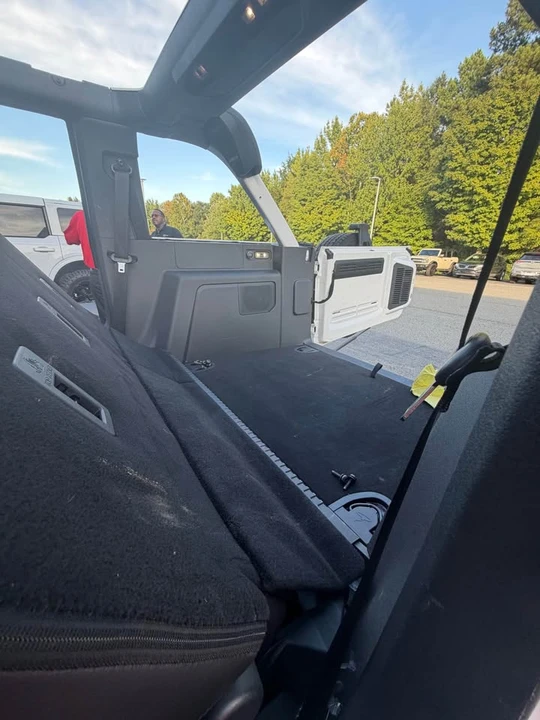 2025 Ford Bronco 6th Gen - Image 10 of 12