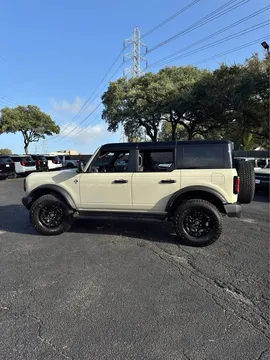 2025 Ford Bronco Outer Banks Sport Utility 4D
