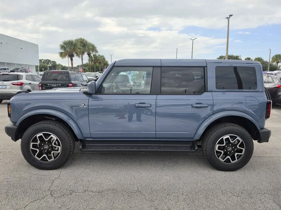 2025 Ford Bronco 6th Gen - Image 2 of 15