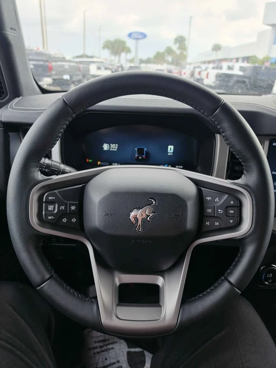 2025 Ford Bronco 6th Gen - Image 13 of 15