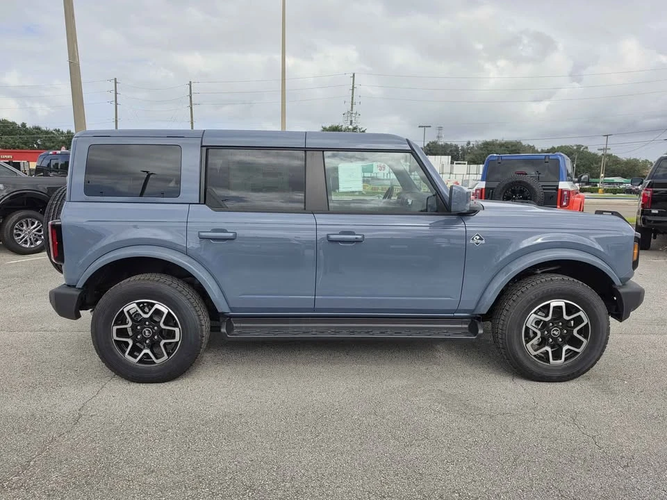 2025 Ford Bronco 6th Gen - Image 6 of 15