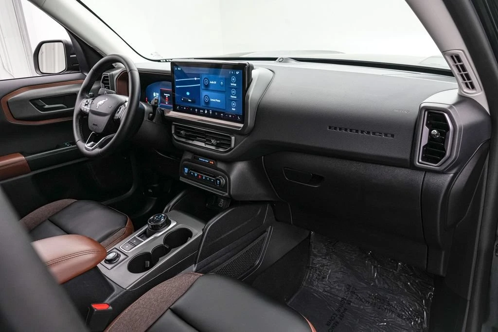 2025 Ford Bronco 6th Gen - Image 26 of 30