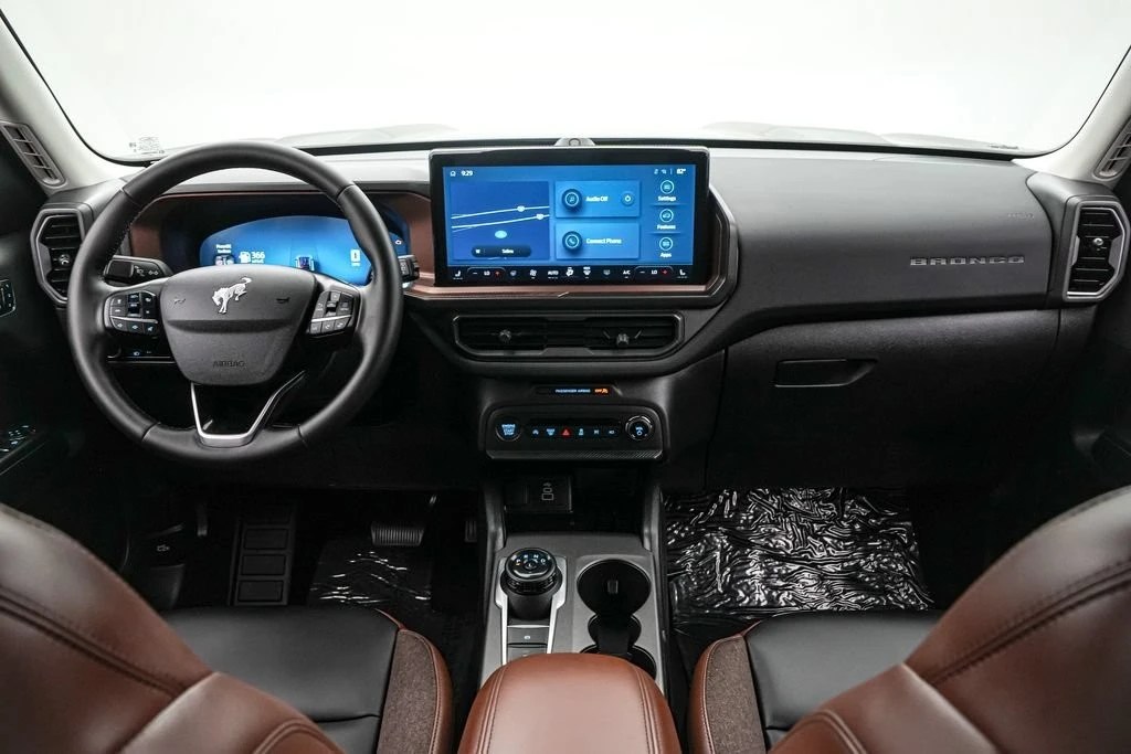 2025 Ford Bronco 6th Gen - Image 16 of 30