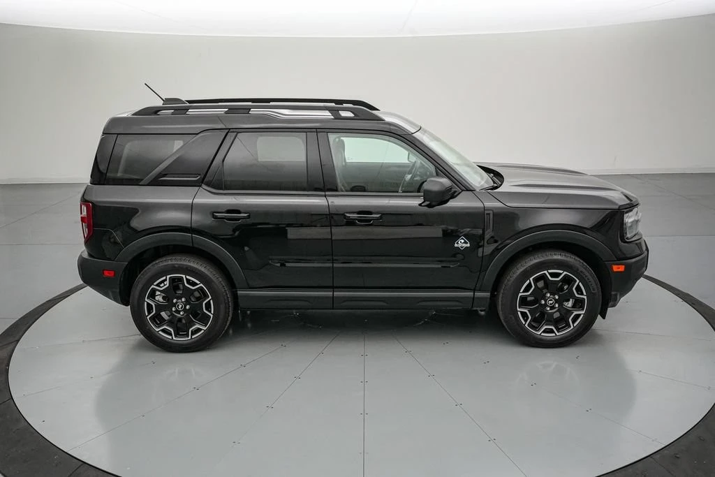 2025 Ford Bronco 6th Gen - Image 4 of 30
