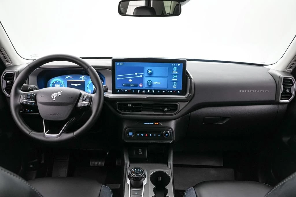 2025 Ford Bronco 6th Gen - Image 16 of 31