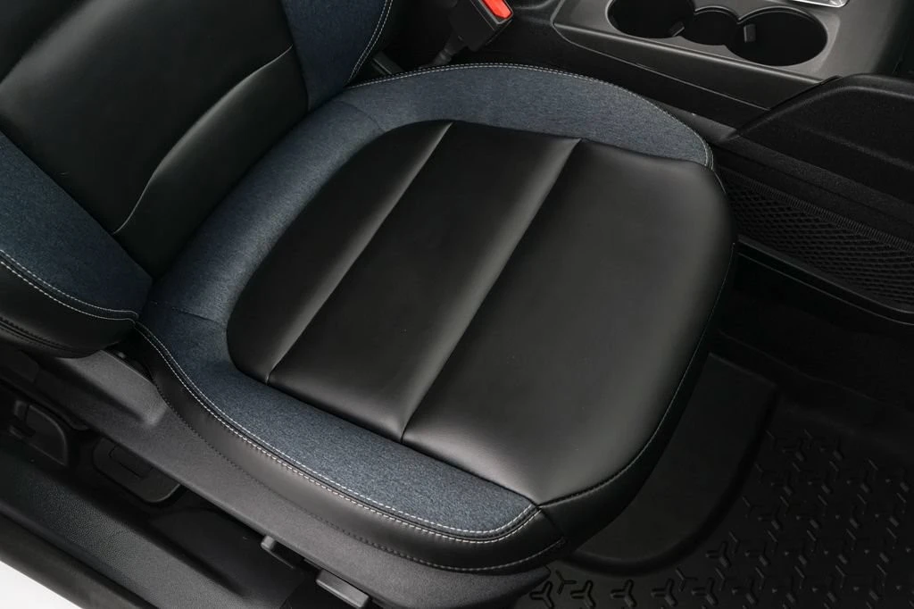 2025 Ford Bronco 6th Gen - Image 28 of 31