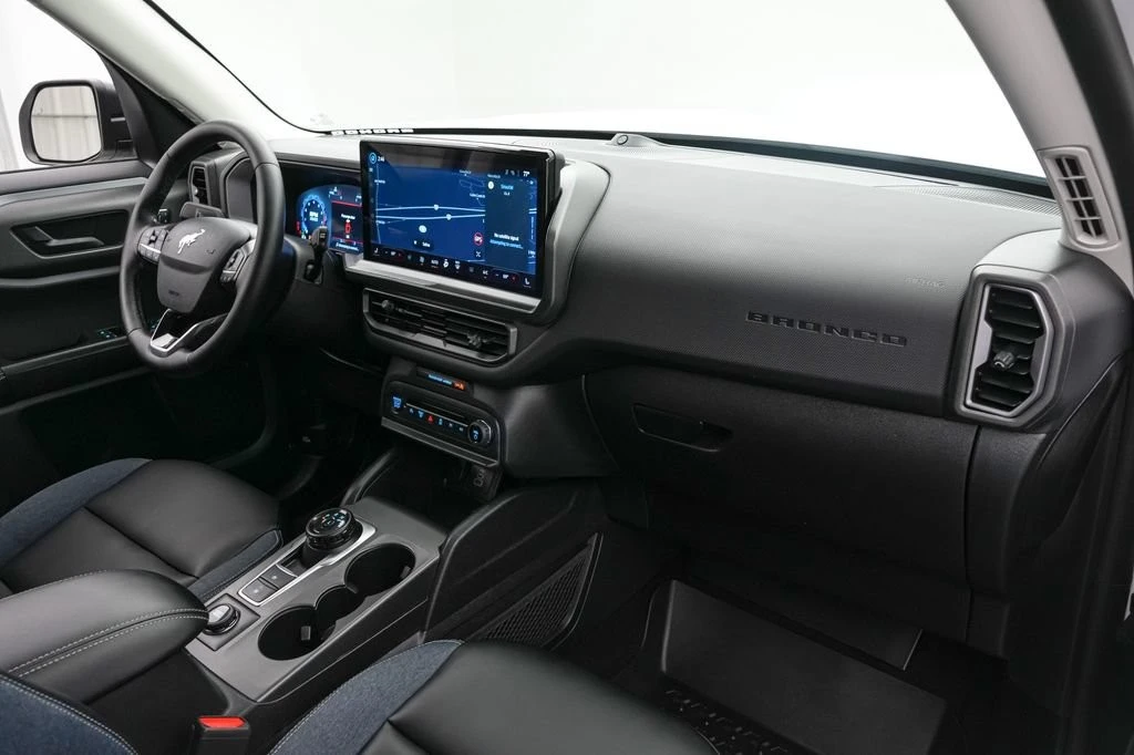 2025 Ford Bronco 6th Gen - Image 27 of 31