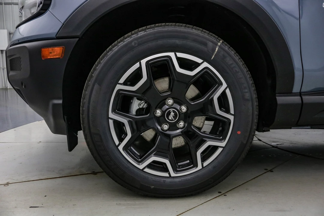 2025 Ford Bronco 6th Gen - Image 11 of 21