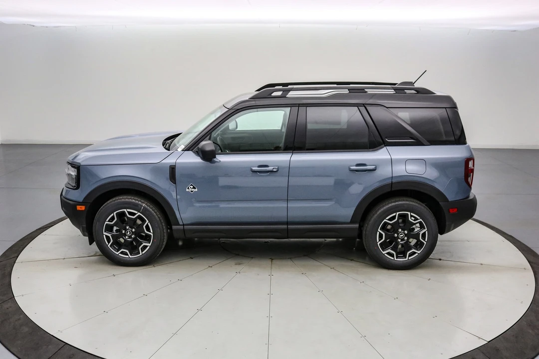 2025 Ford Bronco 6th Gen - Image 8 of 21