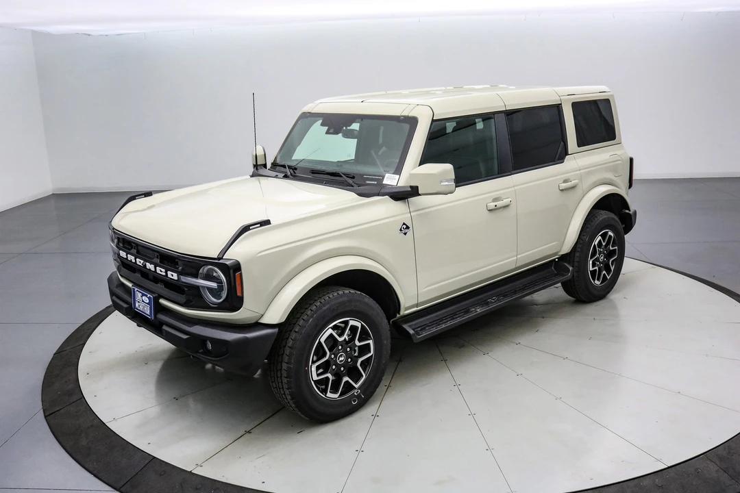 2025 Ford Bronco 6th Gen - Image 9 of 21