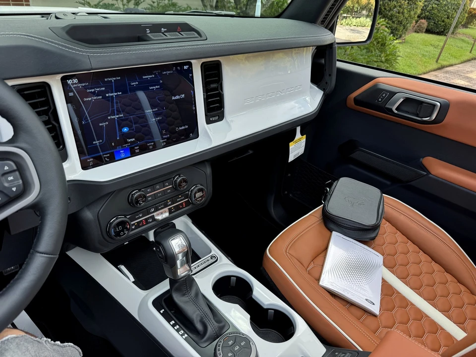 2025 Ford Bronco 6th Gen - Image 18 of 21