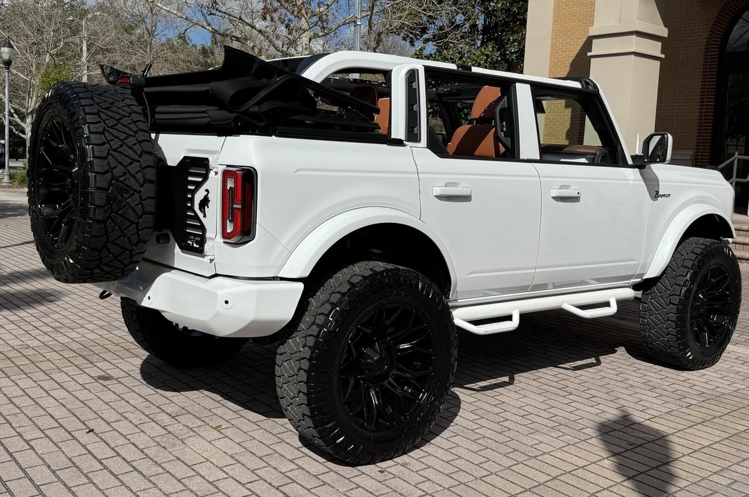 2025 Ford Bronco 6th Gen - Image 13 of 21