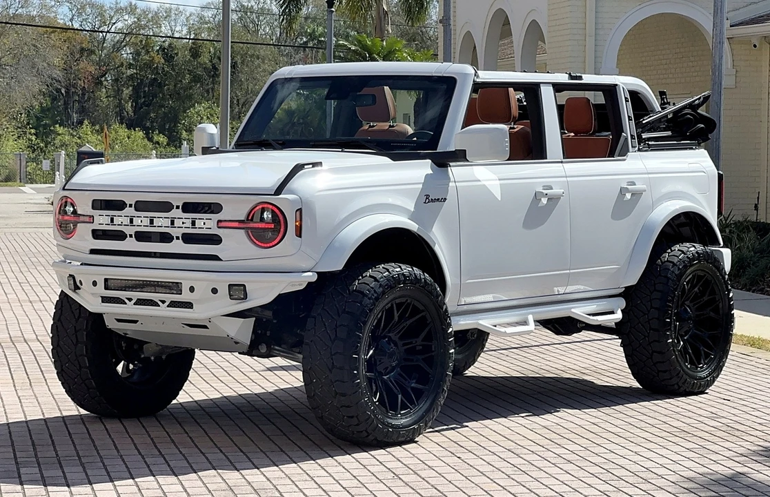 2025 Ford Bronco 6th Gen - Image 9 of 21