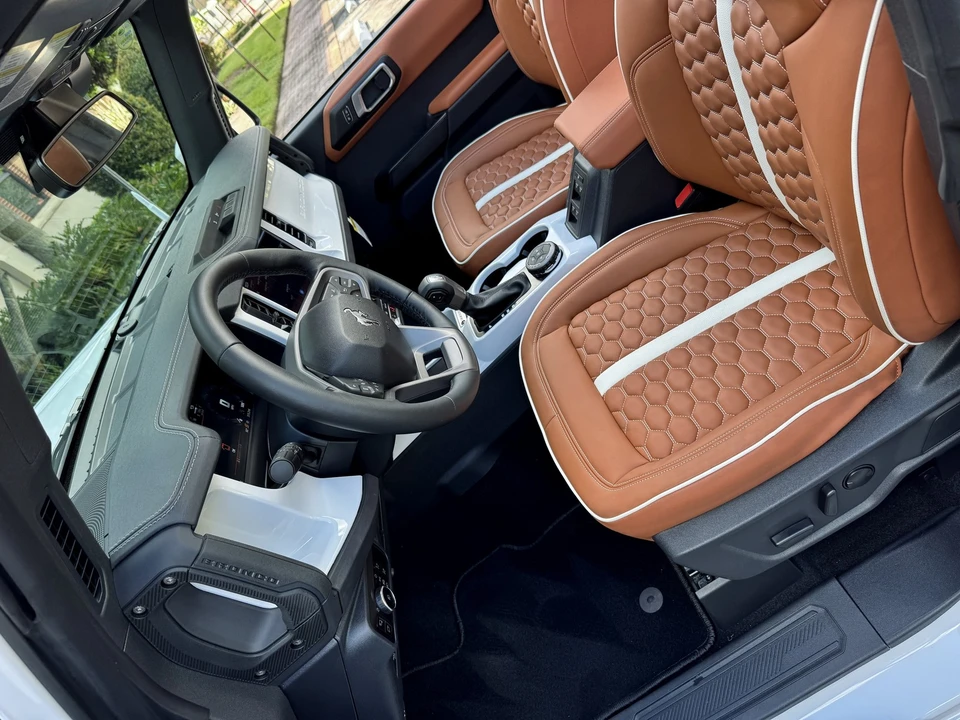2025 Ford Bronco 6th Gen - Image 15 of 21