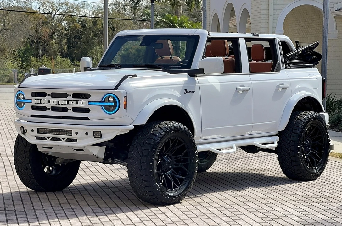 2025 Ford Bronco 6th Gen - Image 8 of 21