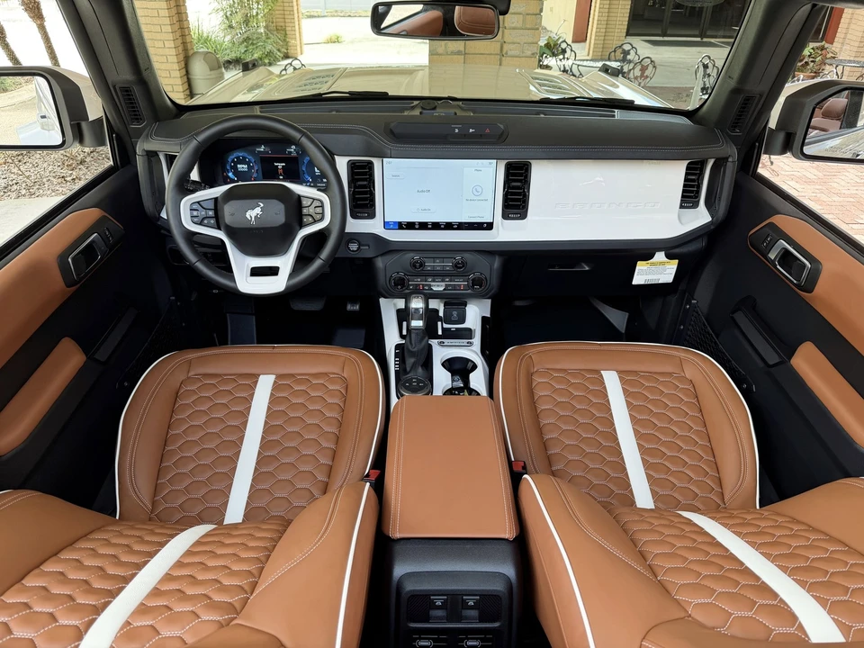 2025 Ford Bronco 6th Gen - Image 16 of 21