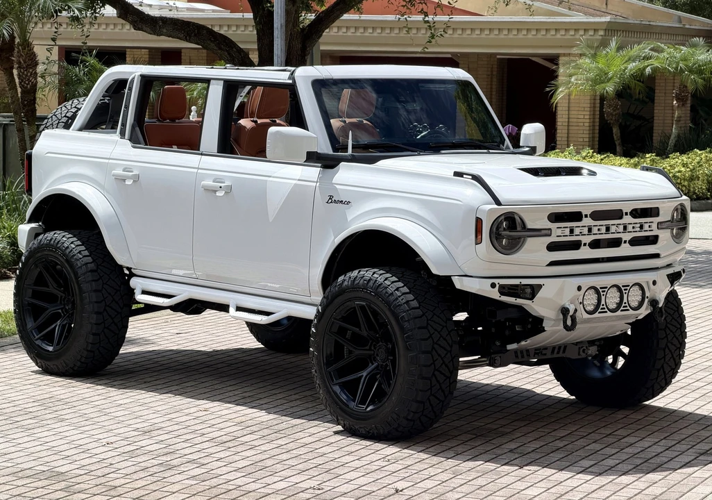 2025 Ford Bronco 6th Gen - Image 13 of 21