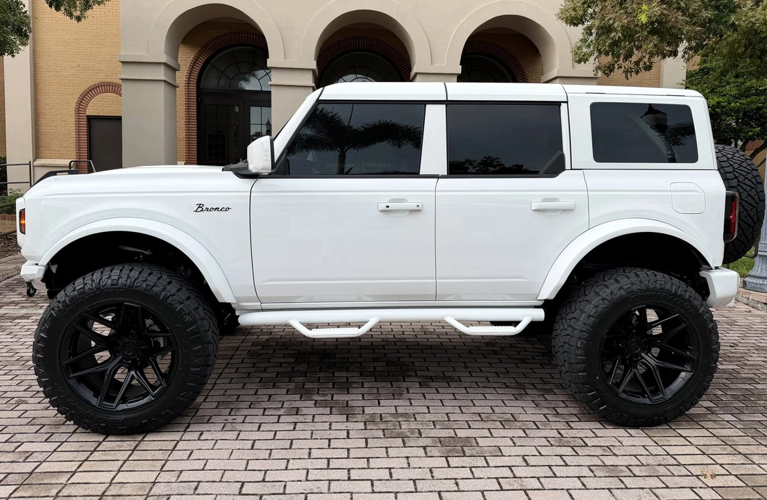 2025 Ford Bronco 6th Gen - Image 3 of 21