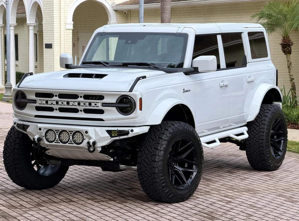 2025 Ford Bronco 6th Gen - Image 5 of 21