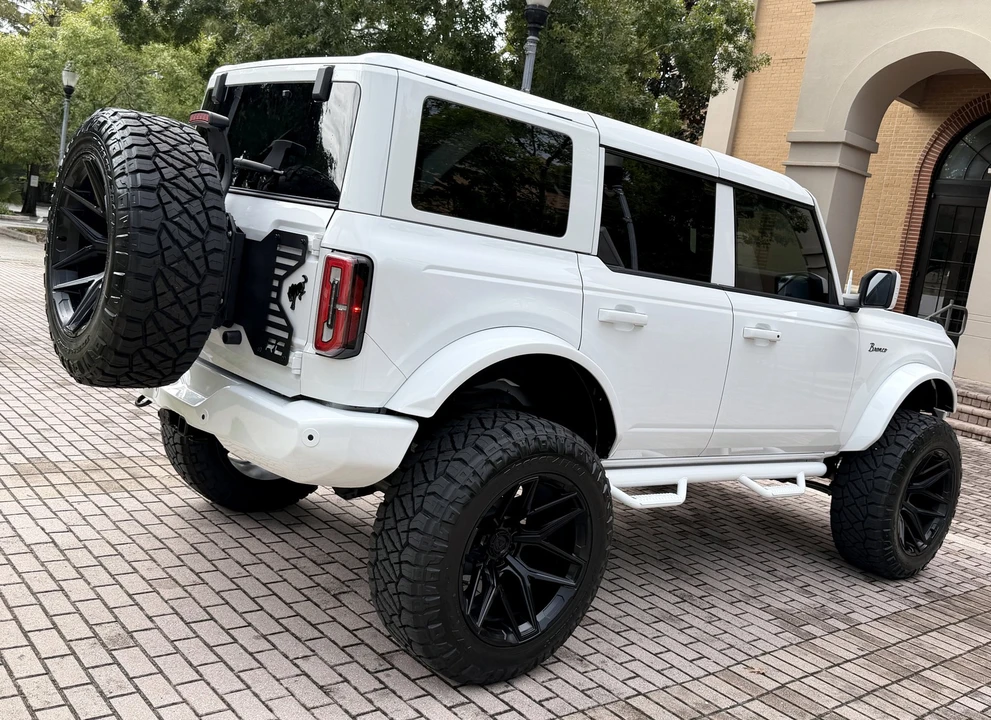 2025 Ford Bronco 6th Gen - Image 9 of 21