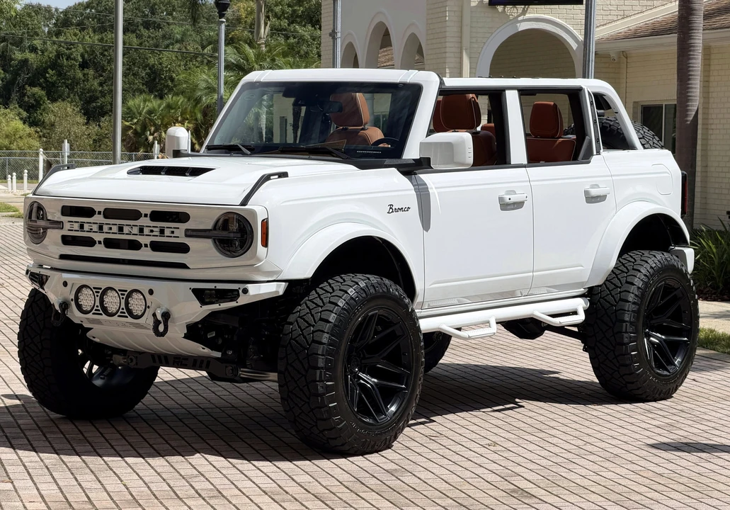 2025 Ford Bronco 6th Gen - Image 14 of 21