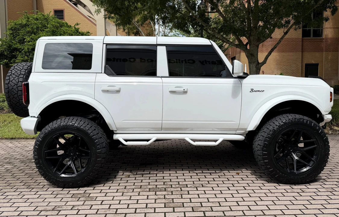 2025 Ford Bronco 6th Gen - Image 4 of 21