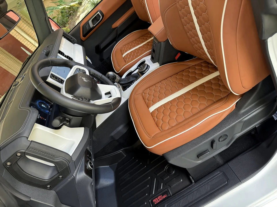 2025 Ford Bronco 6th Gen - Image 18 of 21