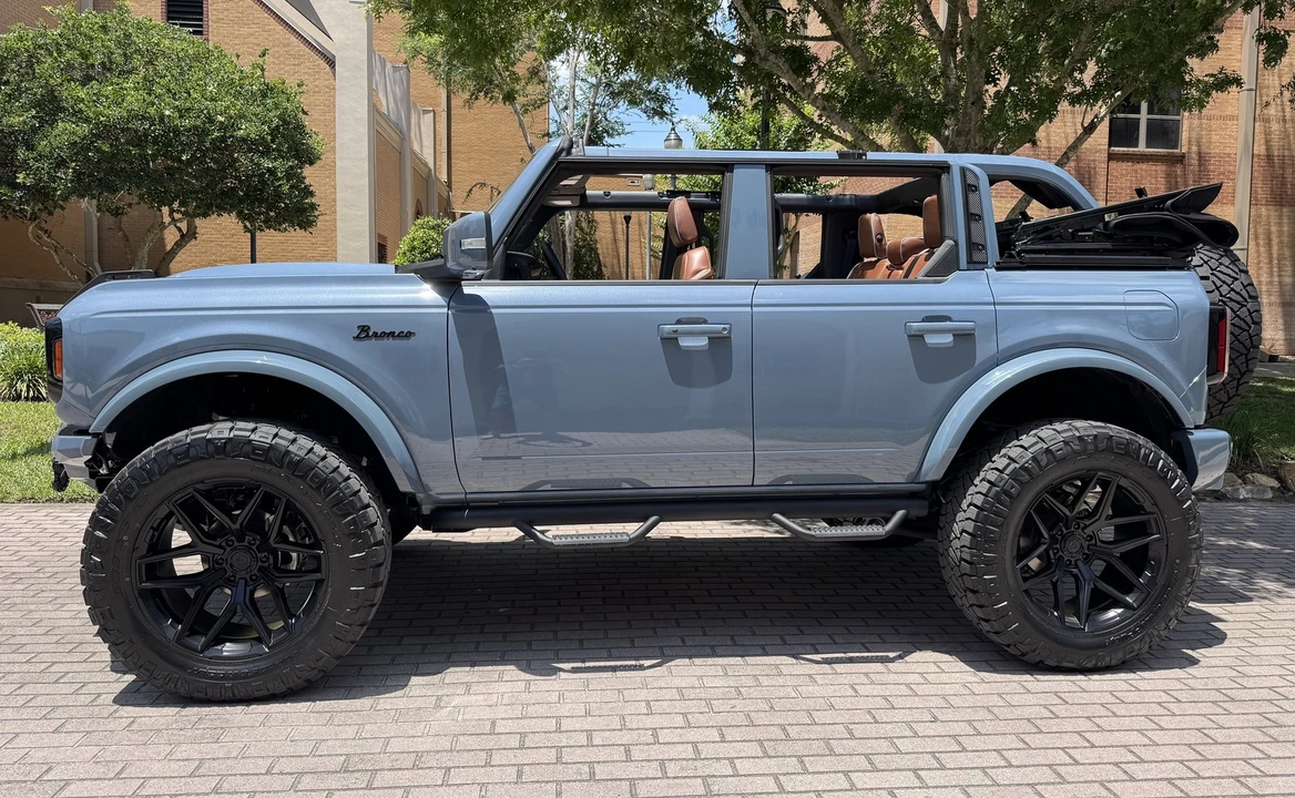 2025 Ford Bronco 6th Gen - Image 3 of 21