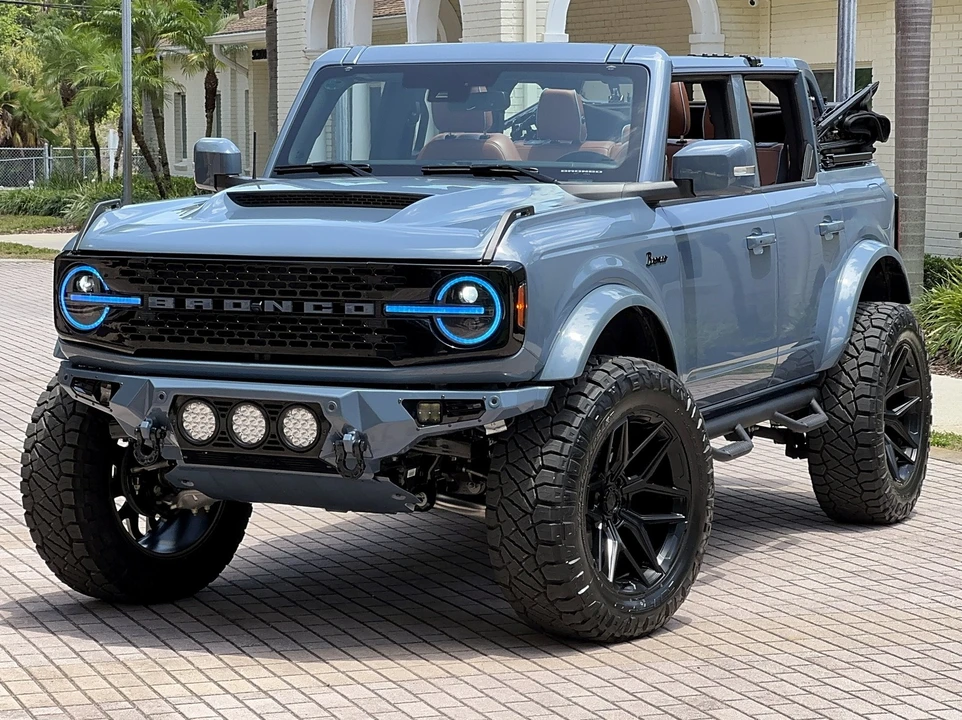 2025 Ford Bronco 6th Gen - Image 18 of 21