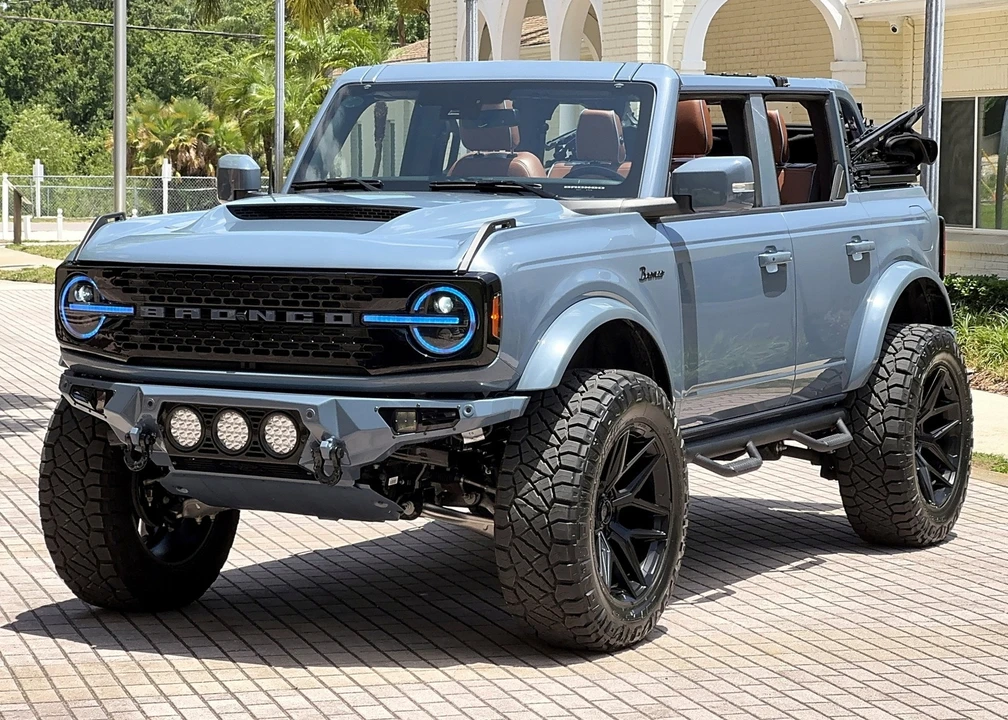 2025 Ford Bronco 6th Gen - Image 14 of 21