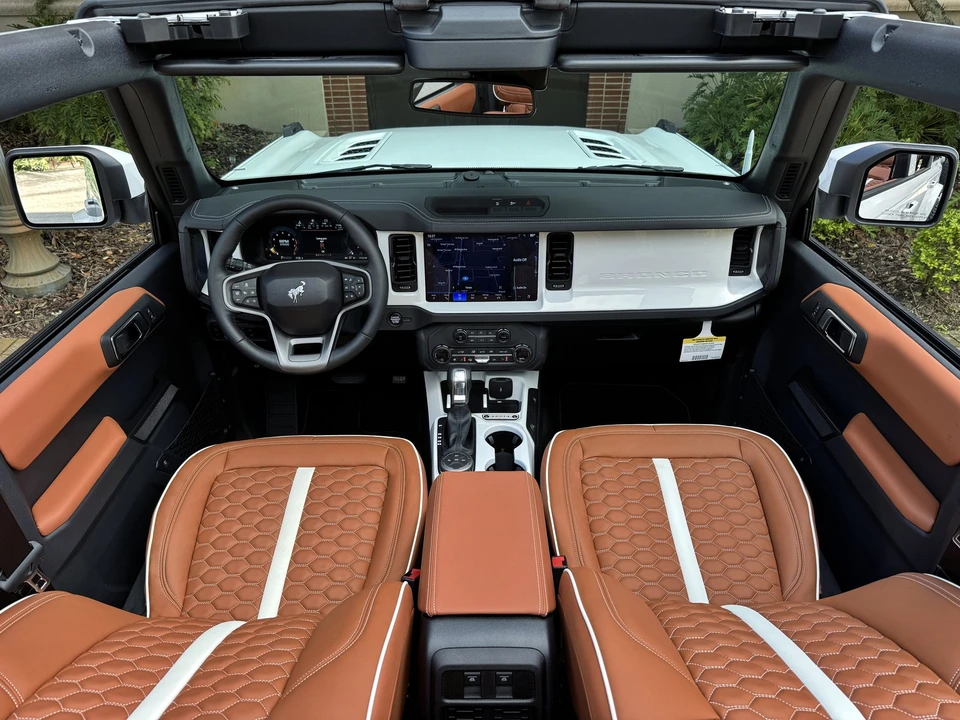 2025 Ford Bronco 6th Gen - Image 10 of 21