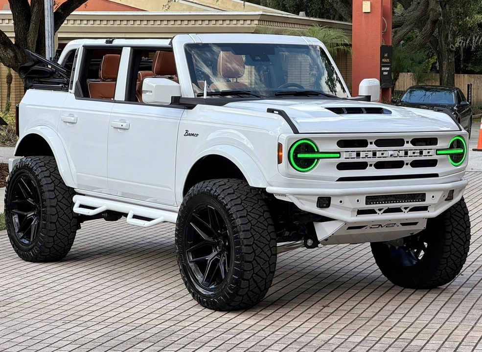 2025 Ford Bronco 6th Gen - Image 14 of 21