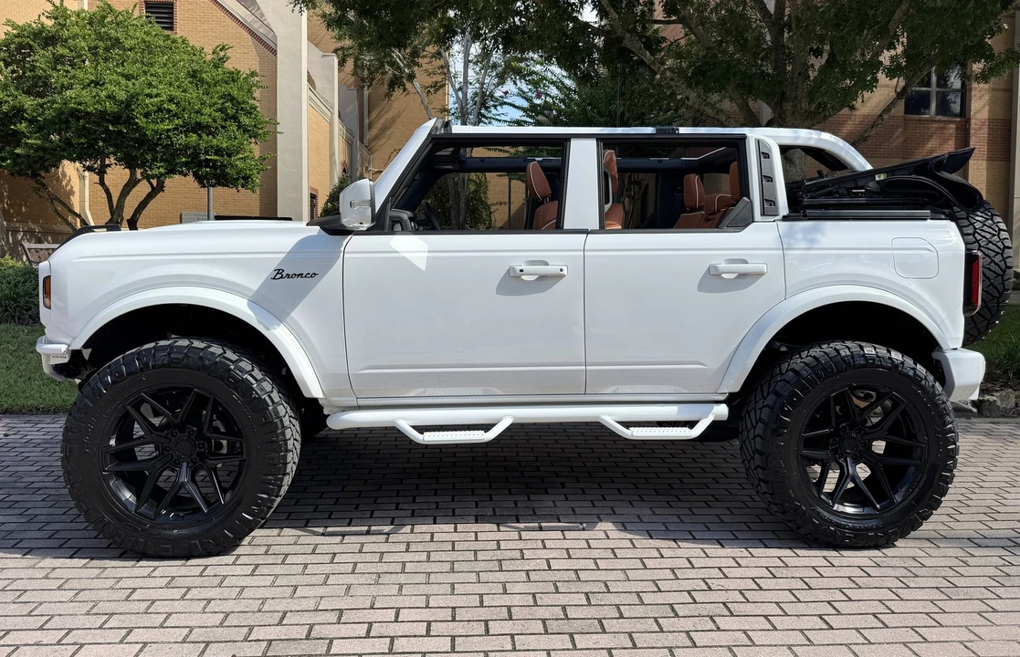 2025 Ford Bronco 6th Gen - Image 13 of 21