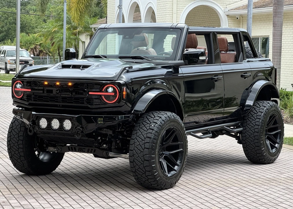 2025 Ford Bronco 6th Gen - Image 10 of 21